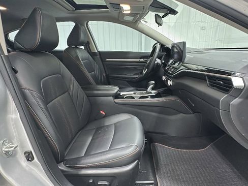 Used 2023 Nissan Altima 2.5 SR w/ SR Premium Package FWD image 10