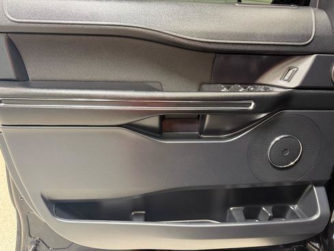 Used 2021 Ford Expedition XL AWD/4WD image 12