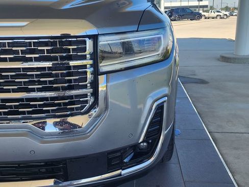 Used 2021 GMC Acadia Denali w/ Denali Technology Package FWD image 2