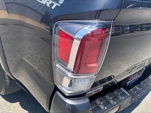 Used 2020 Toyota Tacoma TRD Sport AWD/4WD image 33