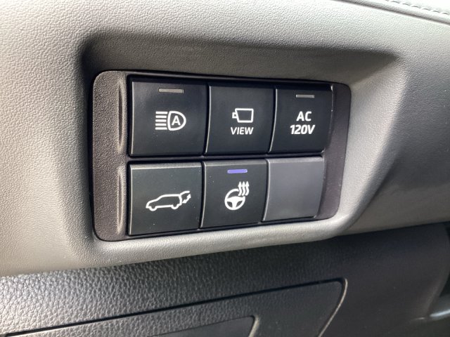 Used 2024 Toyota Highlander Limited AWD/4WD image 25