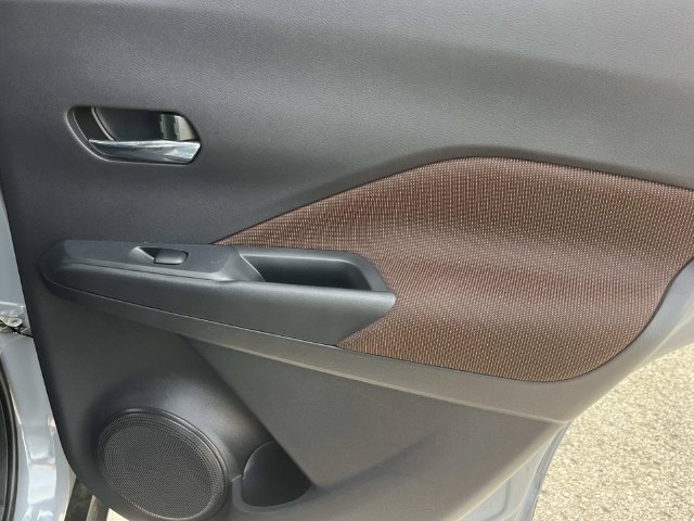 Used 2024 Nissan Kicks SR FWD image 21