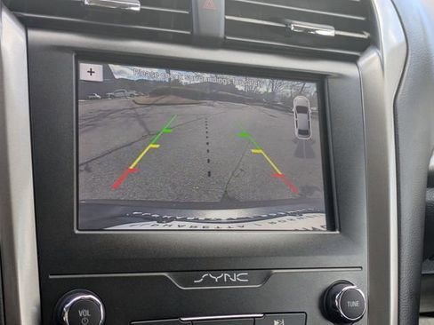 Used 2019 Ford Fusion SE image 19