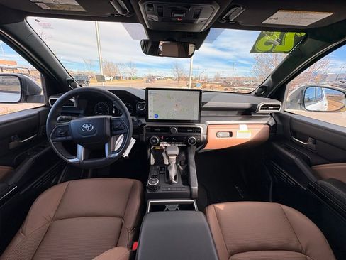 Used 2025 Toyota 4Runner Limited image 11