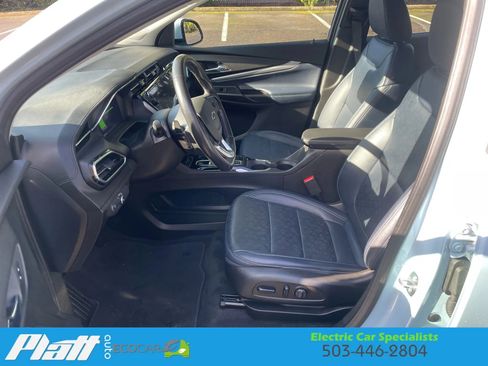 Used 2022 Chevrolet Bolt EUV LT w/ Convenience Package image 18