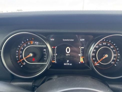 Used 2022 Jeep Gladiator Overland w/ Popular Equipment Package image 11