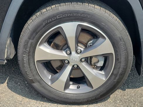 Used 2020 Jeep Cherokee Limited image 8