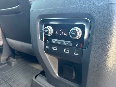 Used 2024 GMC Yukon Denali w/ Denali Reserve Package AWD/4WD image 17