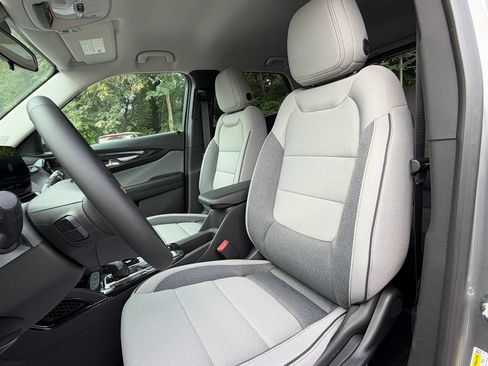 New 2026 Chevrolet TrailBlazer LT w/ LT Cold Weather Package FWD image 15