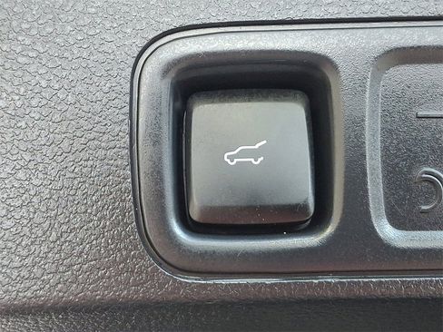 Certified 2023 Ford Expedition Platinum image 31