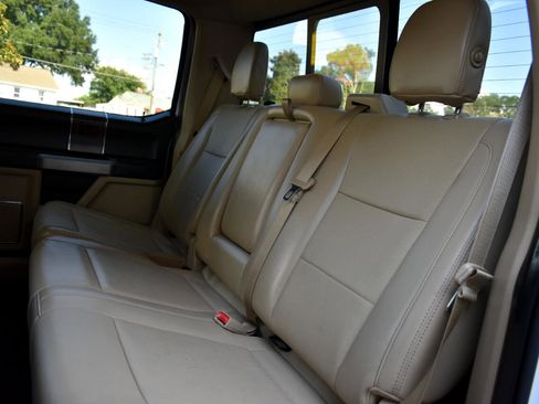 Used 2015 Ford F150 Lariat image 25