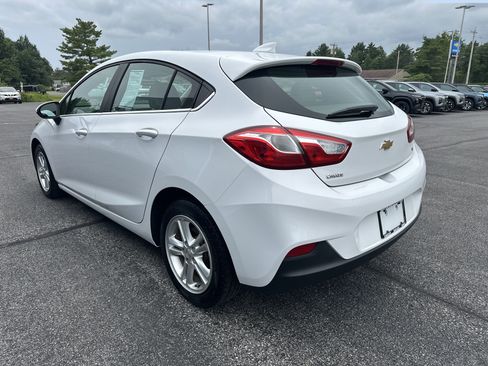 Certified 2018 Chevrolet Cruze LT FWD image 4