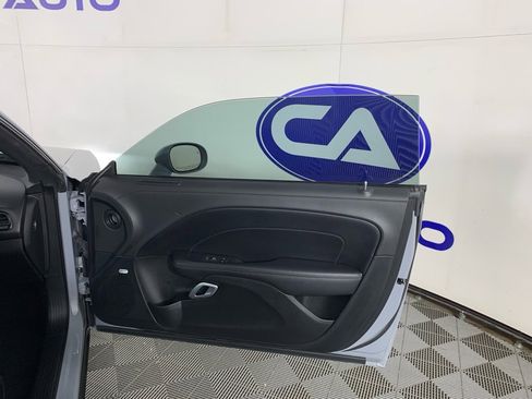 Used 2022 Dodge Challenger R/T w/ Plus Package image 31