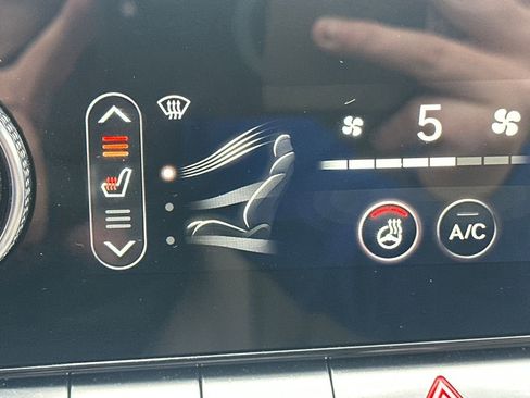 Used 2023 Genesis GV70 2.5T w/ Select Package image 30