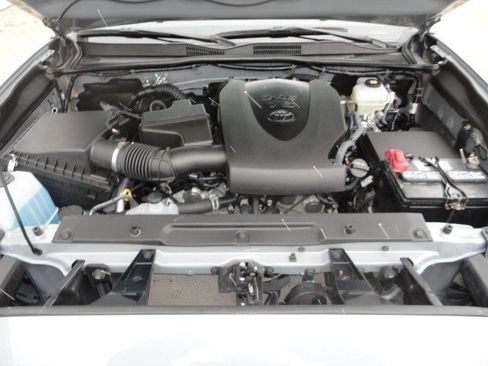 Used 2021 Toyota Tacoma TRD Off-Road w/ TRD Premium Off Road Package image 23