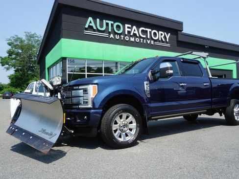 Used 2019 Ford F350 Platinum w/ Platinum Ultimate Package AWD/4WD image 2