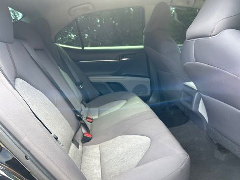 Used 2020 Toyota Camry LE FWD image 18