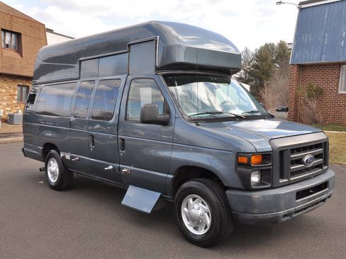 Used 2014 Ford E-350 and Econoline 350 Extended Super Duty w/ Power Group image 6