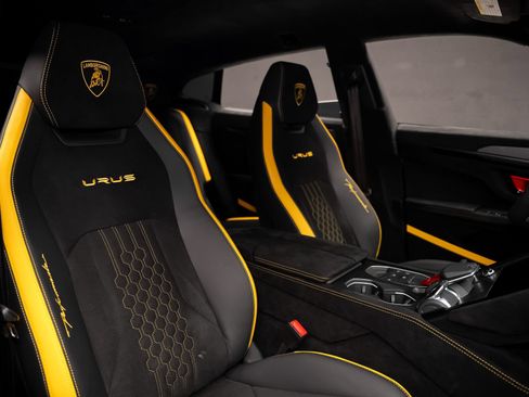 Used 2024 Lamborghini Urus Performante AWD/4WD image 69
