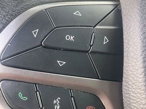 Used 2019 Jeep Cherokee Latitude w/ Popular Appearance Group FWD image 13