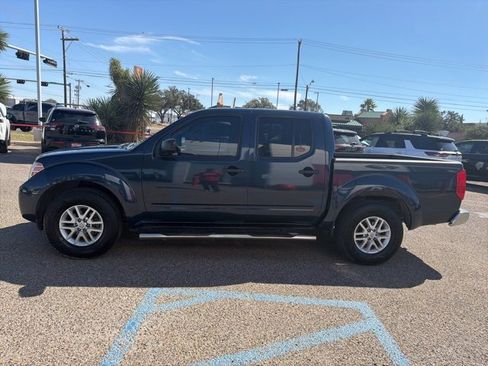 Used 2019 Nissan Frontier SV image 3