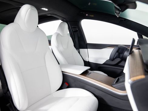 Used 2023 Tesla Model X image 29