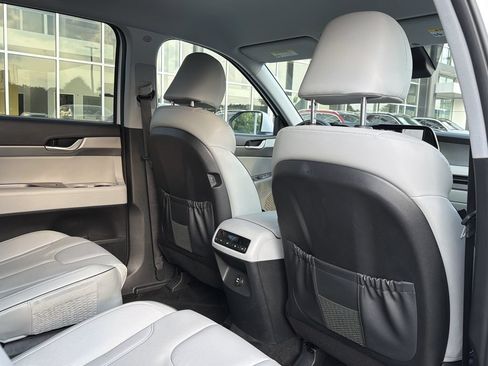 Used 2025 Hyundai Palisade SEL FWD image 19