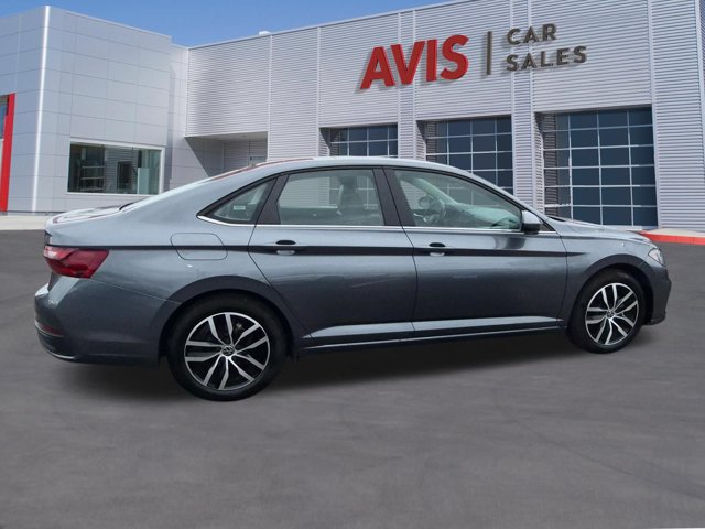 Used 2026 Volkswagen Jetta SE FWD image 5
