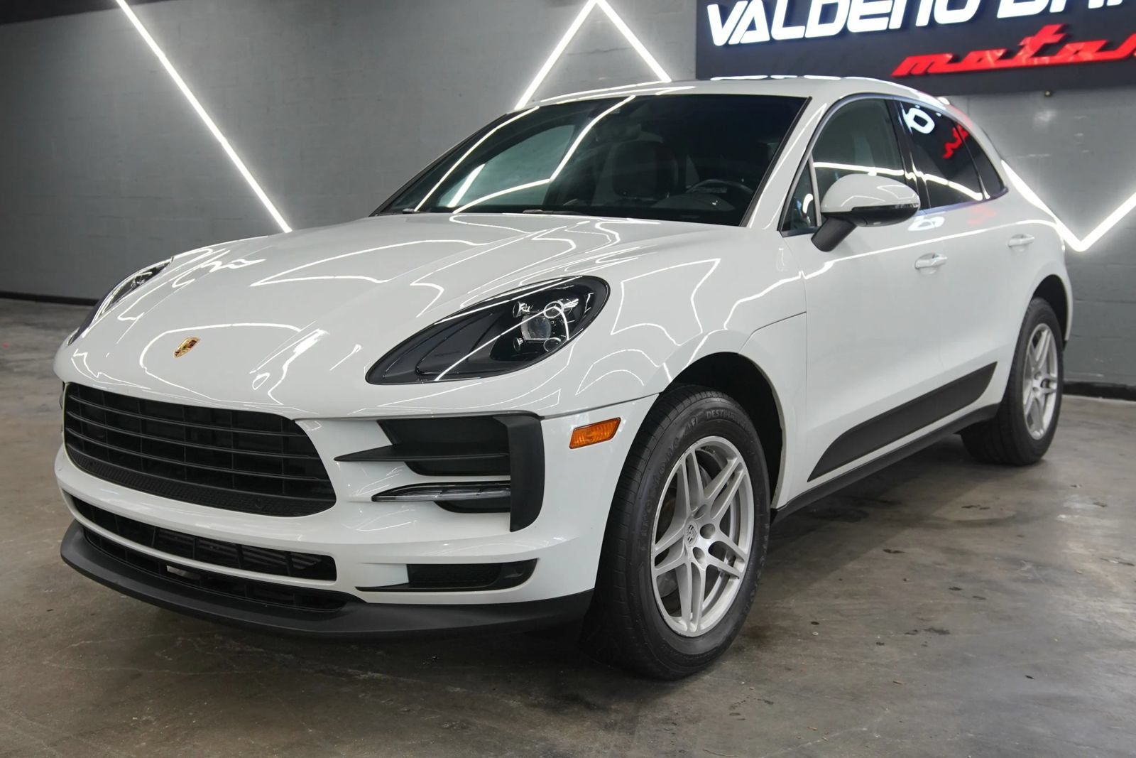 Used 2019 Porsche Macan AWD/4WD image 6