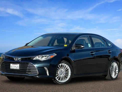 Used 2017 Toyota Avalon Limited image 1