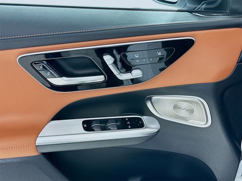 New 2026 Mercedes-Benz GLC 43 AMG 4MATIC image 19