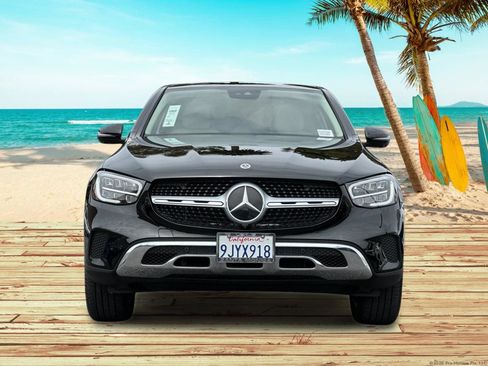 Used 2023 Mercedes-Benz GLC 300 4MATIC Coupe image 9