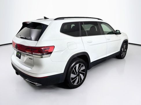 Used 2024 Volkswagen Atlas SE AWD/4WD image 9
