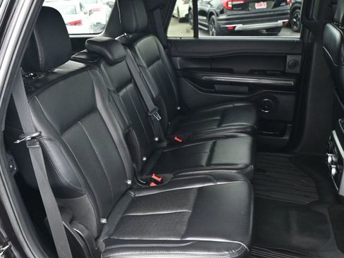Used 2019 Ford Expedition XLT w/ Equipment Group 202A RWD image 15