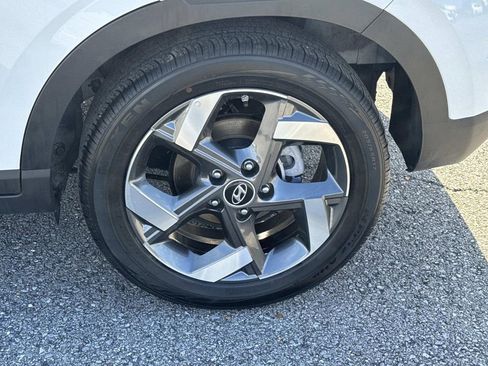 Used 2025 Hyundai Venue SEL FWD image 5