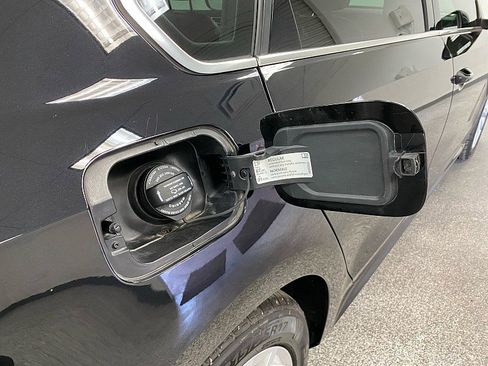 Used 2018 Volkswagen Passat 2.0T SE image 28