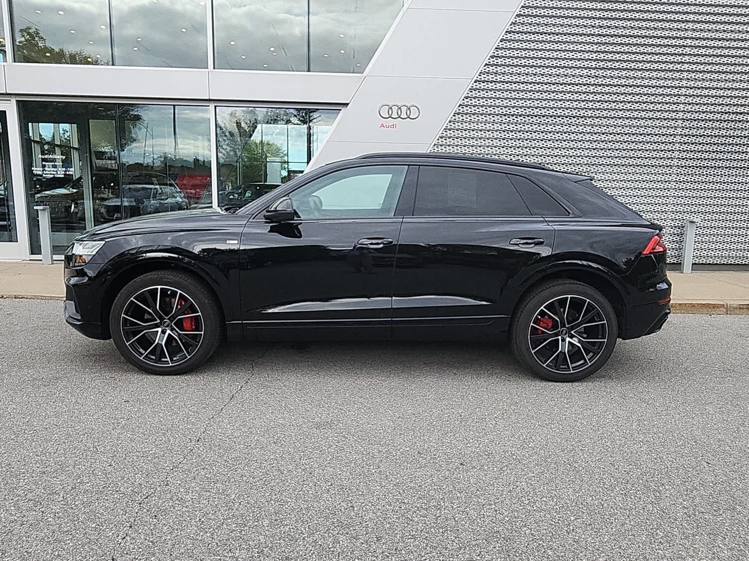 Used 2023 Audi Q8 Premium Plus AWD/4WD image 2