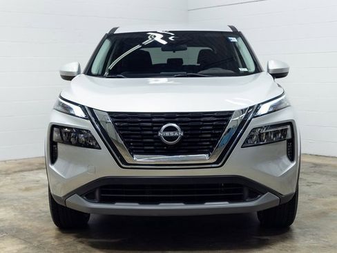 Used 2023 Nissan Rogue SV image 6