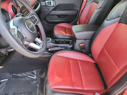 Used 2023 Jeep Wrangler Unlimited Rubicon 4xe AWD/4WD image 15