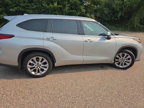 Used 2020 Toyota Highlander Limited w/ Protection Package #3 AWD/4WD image 14
