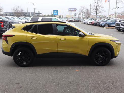 Certified 2024 Chevrolet Trax ACTIV w/ Sunroof Package image 11