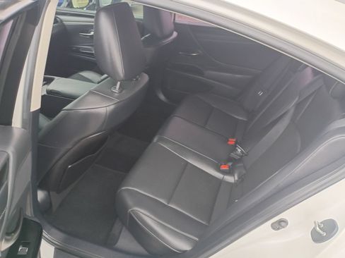 Used 2023 Lexus ES 350 w/ Premium Package FWD image 11