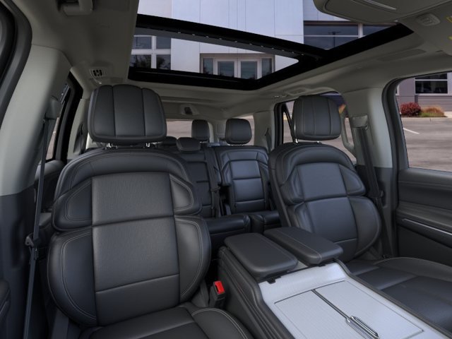 New 2025 Lincoln Navigator Reserve AWD/4WD image 10