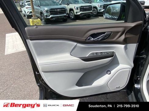 Certified 2023 GMC Acadia SLT FWD image 26