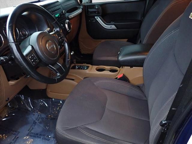 Used 2013 Jeep Wrangler Unlimited Sahara w/ Connectivity Group AWD/4WD image 10