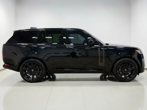 Used 2023 Land Rover Range Rover SE image 14