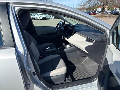Used 2023 Toyota Corolla LE image 11