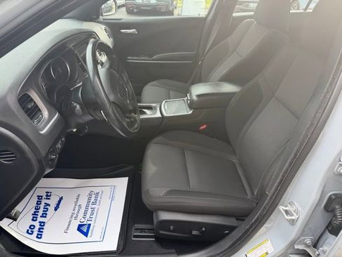 Used 2022 Dodge Charger SXT image 9