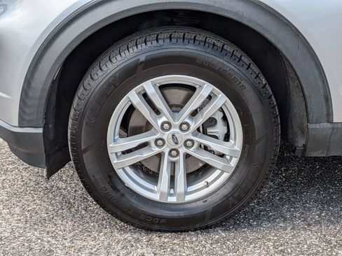 Used 2021 Ford Explorer XLT AWD/4WD image 11