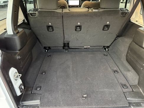Used 2025 Jeep Wrangler Rubicon image 30